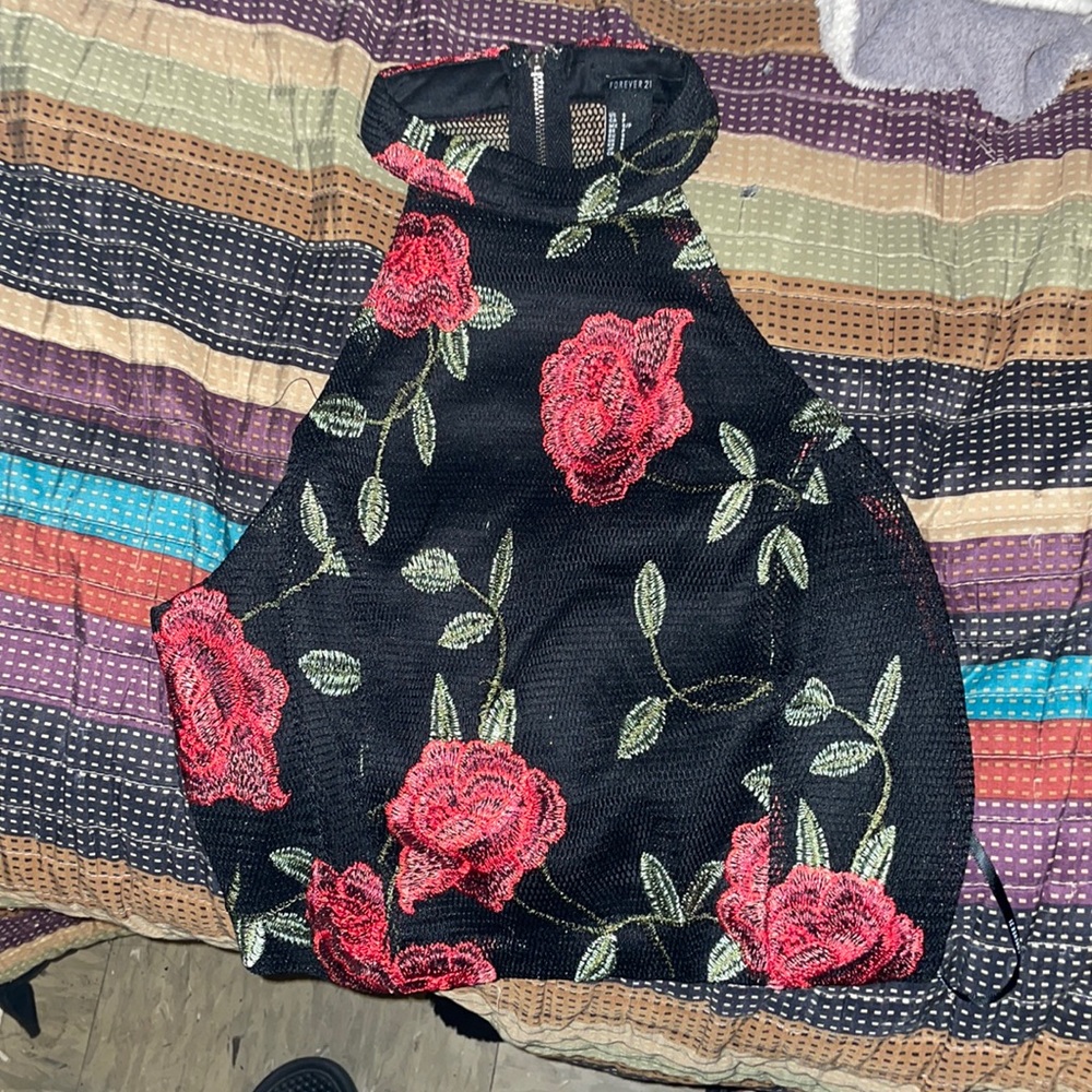 Forever 21 small crop top flower design